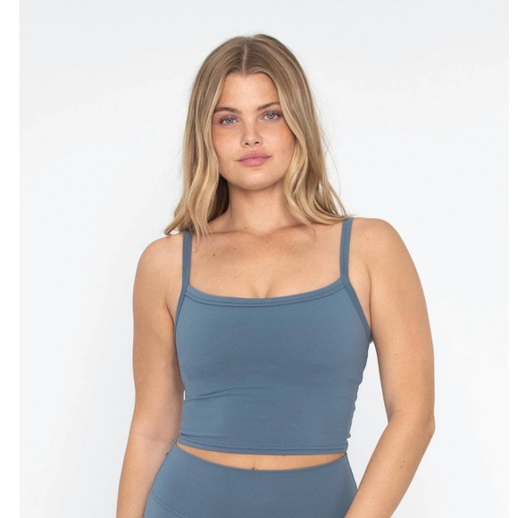 Form Scoop Tank - Picture 3 of 3